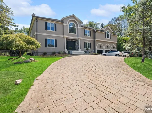 74 Sherwood Road, Norwood, NJ 07648