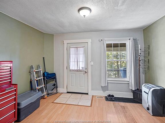 5th image of 1070 Saint Luke Rd