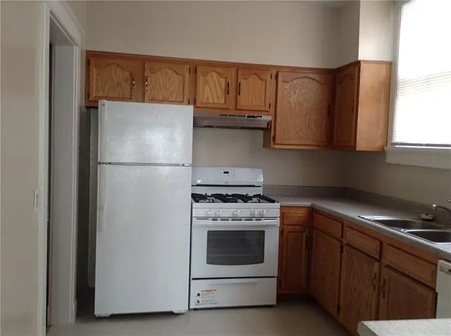 335 Virginia St — Photo 6