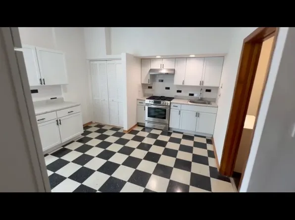 1313 W Grand Ave APT 2F, Chicago, IL 60642