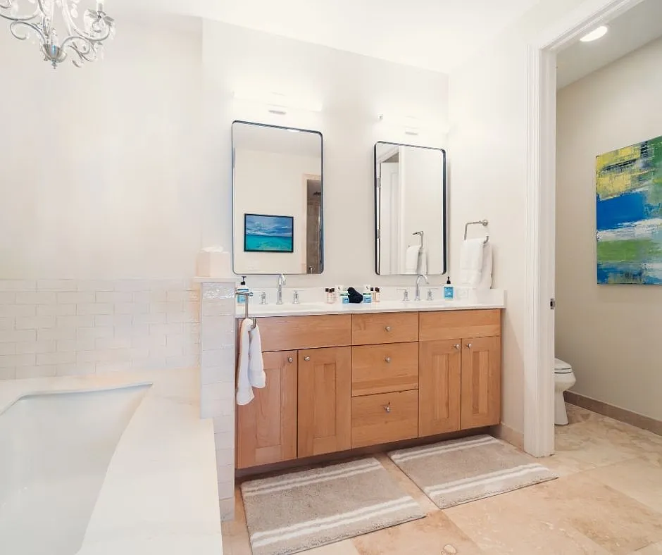 2 bed, 2.5 bath, 2792 sqft, $14,000 — Photo 3