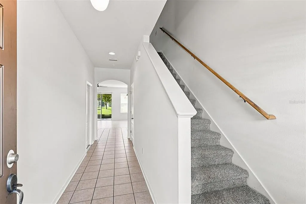 3 bed, 2.5 bath, 1540 sqft, $2,050 — Photo 3