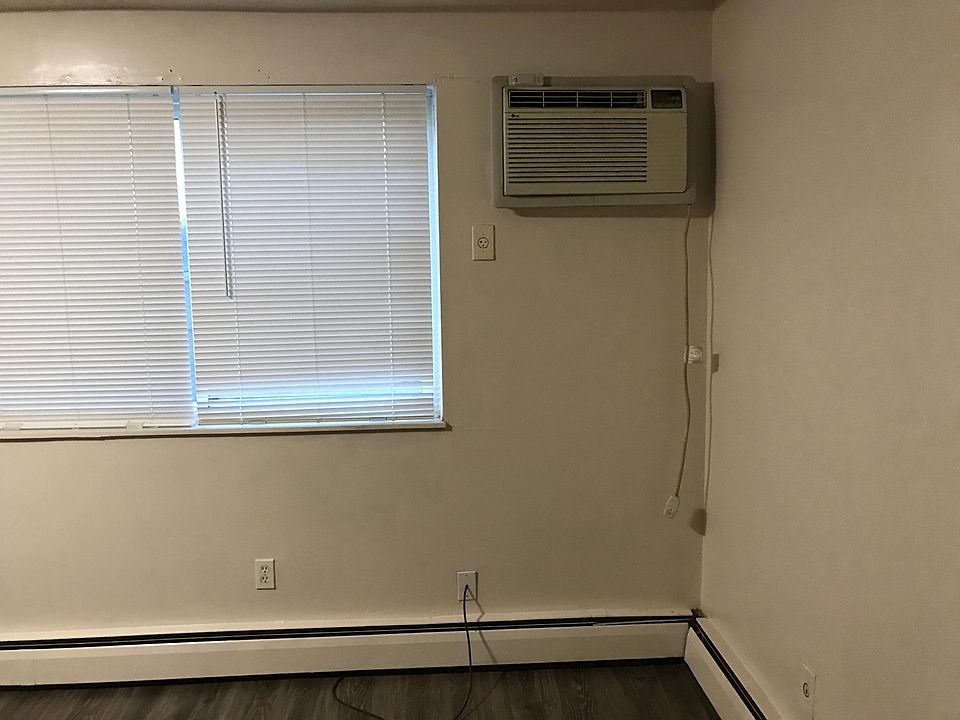 A/C unit in lliving room/Dining room kitchen area