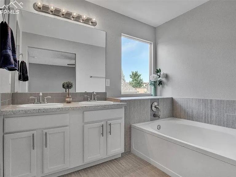 7154 Grand Prairie Dr — Photo 15