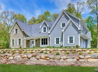 77 Ryerson Ave, Oakland, NJ 07436