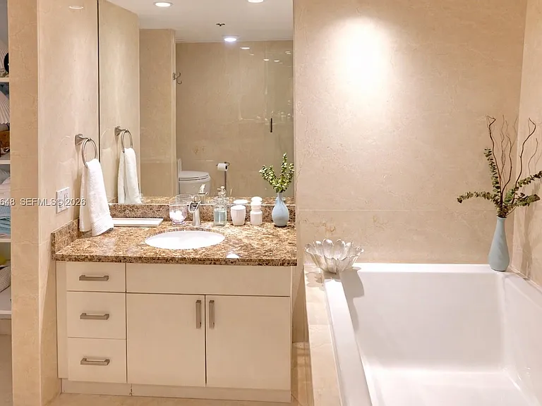 1717 N Bayshore Dr #3334 — Photo 23