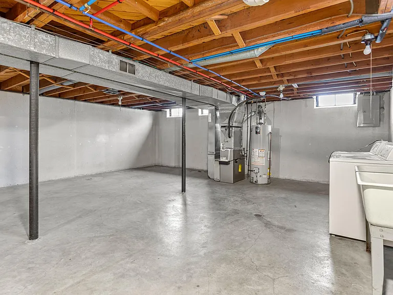 14580 Ford Ave — Photo 24