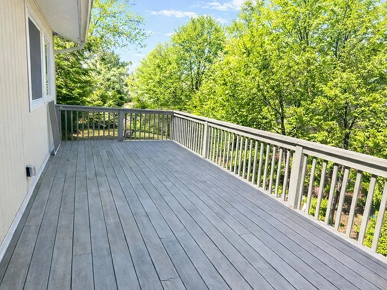 1111 Madison Ave — Photo 6