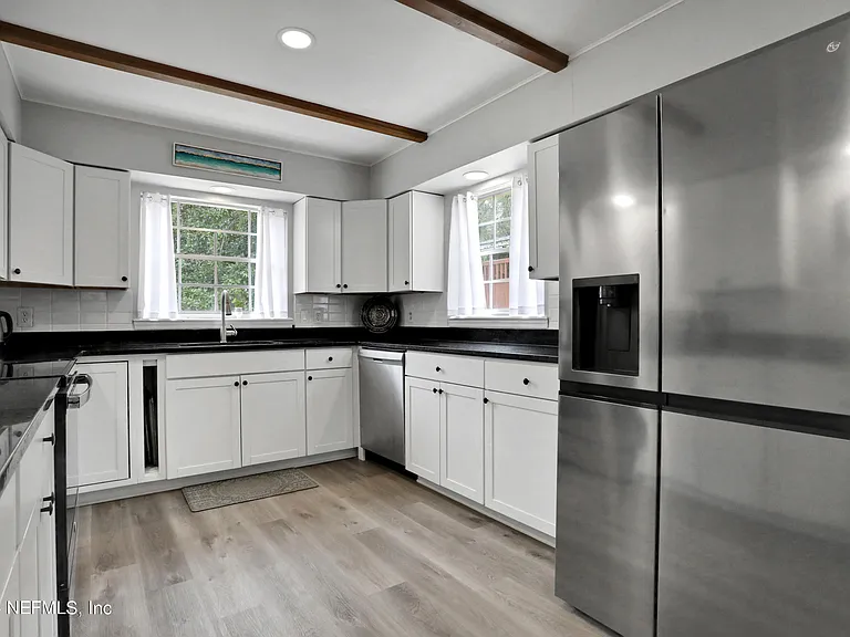 29 Nelmar Ave — Photo 7