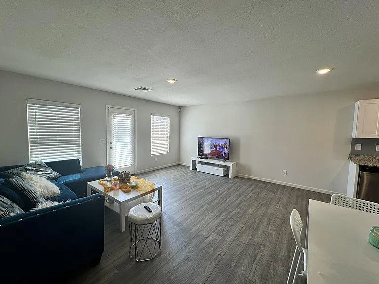 2402 Sandpiper Dr — Photo 7