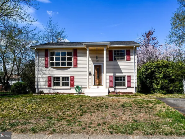 13222 Hillendale Dr, Woodbridge, VA 22193