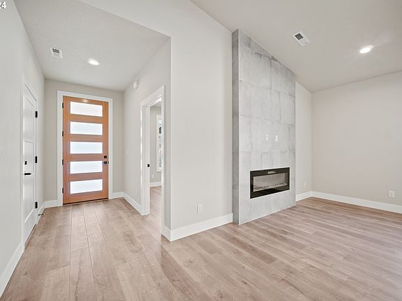 4th image of 2417 NE 2nd Ct