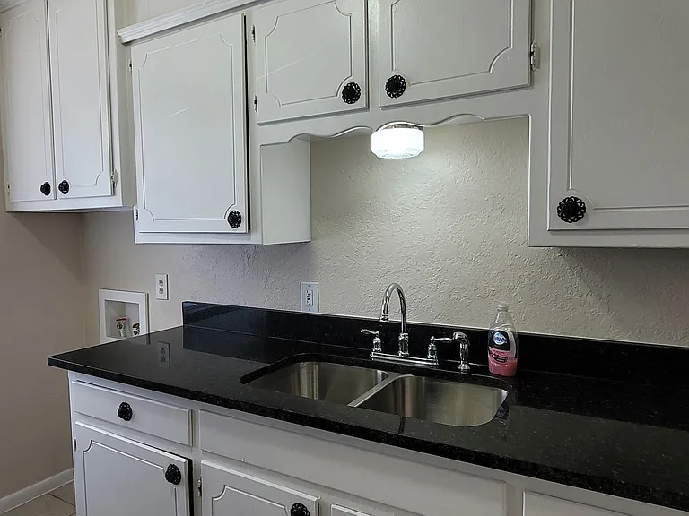 728 N Main St — Photo 6