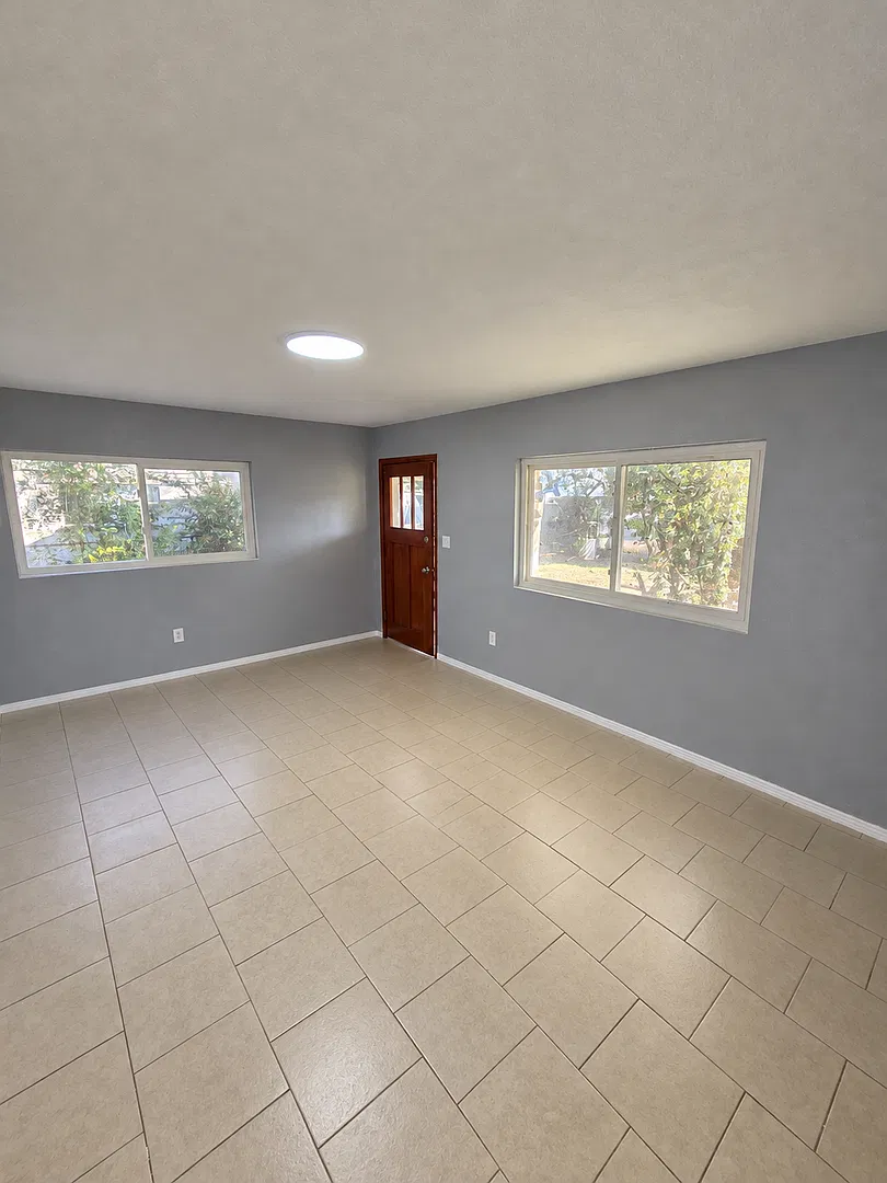 521 Norfolk — Photo 3