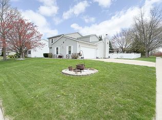 1301 Kenneth Dr, Bloomington, IL