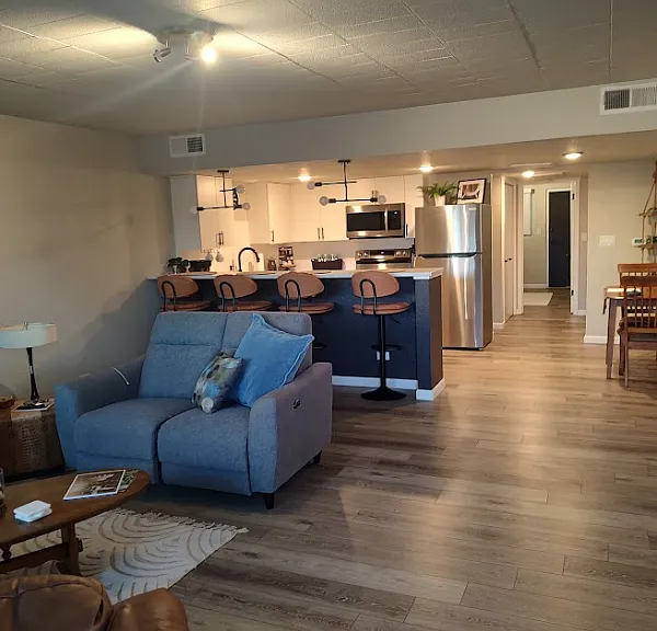 111 S Meldrum St #7 — Photo 6