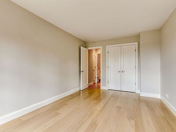 5th image of 20 W 64th St APT 22U