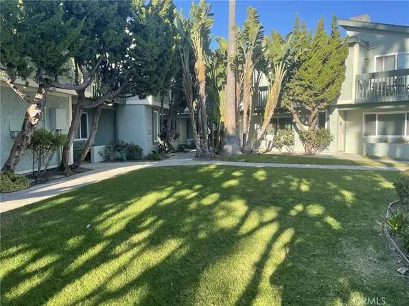 5247 W Wooley Rd, Oxnard, CA 93035