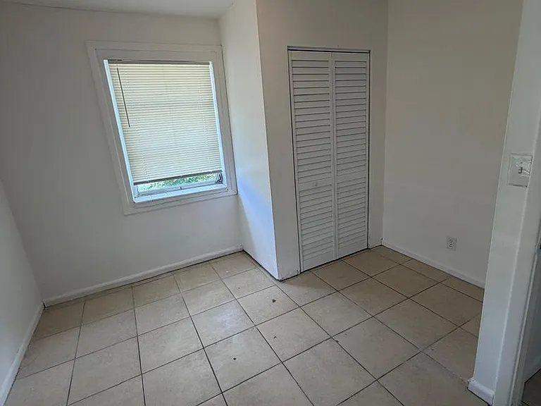 649 W 3rd St — Photo 14