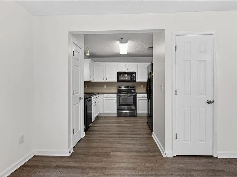 275 Cottonwood Creek Cir — Photo 9