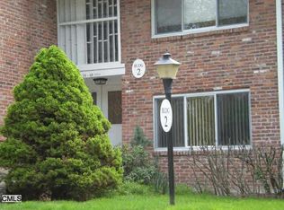 38 Southport Woods Dr, Southport, CT 06890