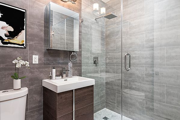 1st image of 921 Washington Ave #832