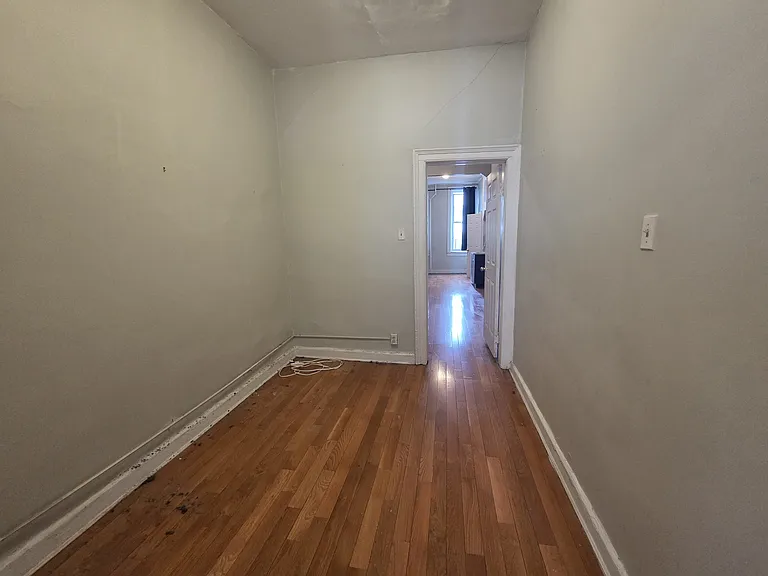 745 Park Ave #1B — Photo 8