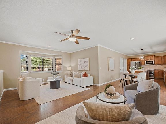 4th image of 1844 N Evergreen Ln