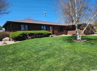 1 Briarstone Ct, Mason City, IA 50401