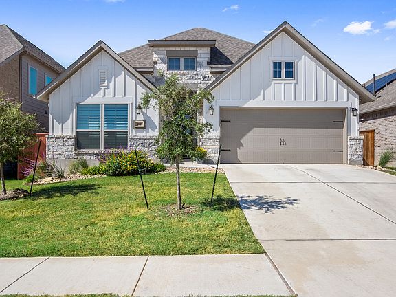 2nd image of 217 Glen Arbor Dr