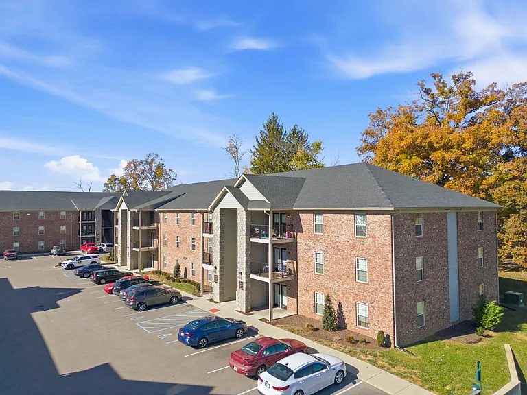 Greenbrier Apartments — Photo 79
