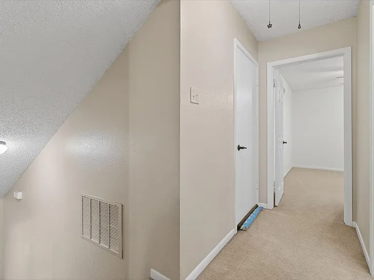 4026 Northwood Dr — Photo 25