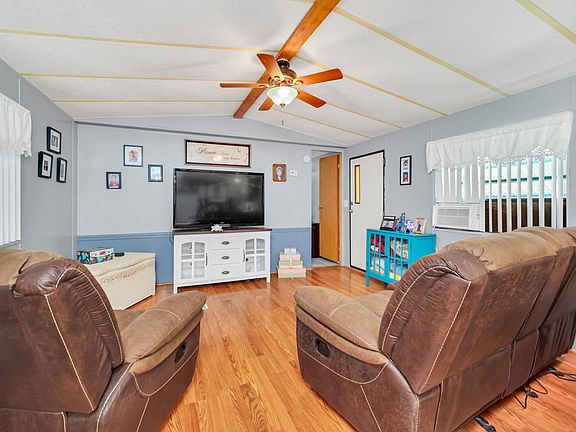 2nd image of 701 Arizona Ave #285