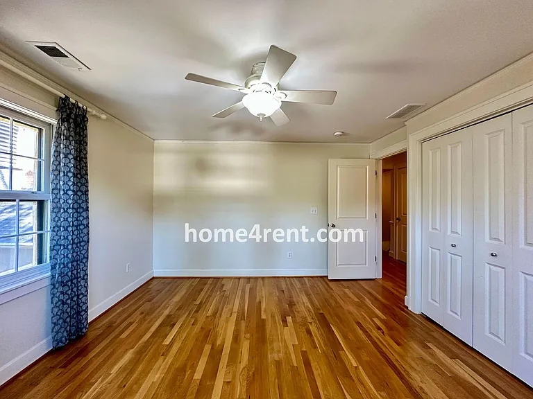 211 W 66th St — Photo 34