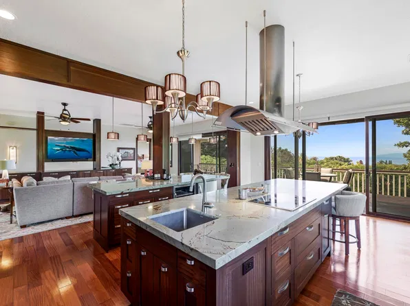 870 Kupulau Dr, Kihei, HI 96753
