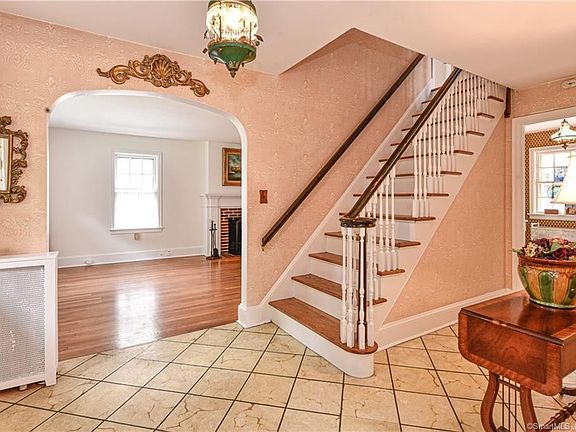 3rd image of 61 Villa Ave #1