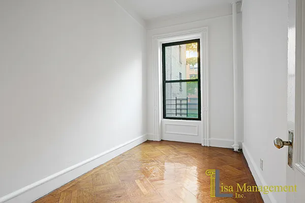 Rented by Lisa Management Inc | media 9