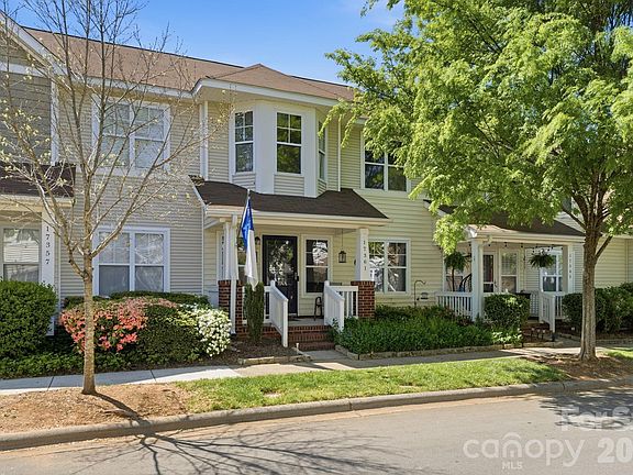 2nd image of 17361 Villanova Rd