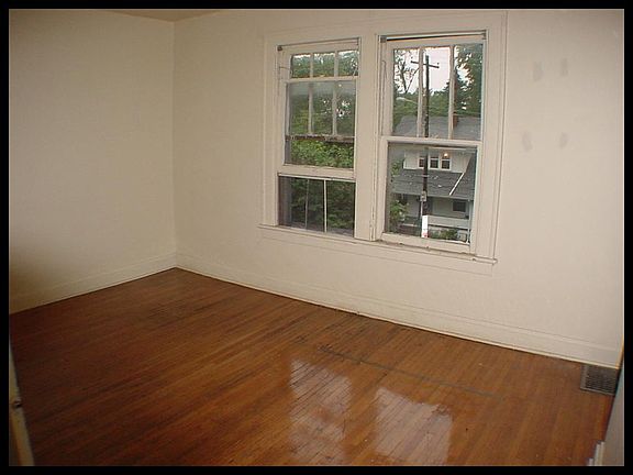 4th image of 2346 East Ave