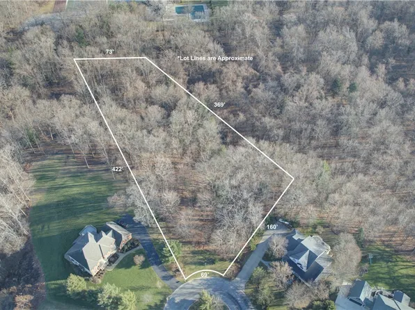 35 Hampton Ct #16, Orchard Park, NY 14127