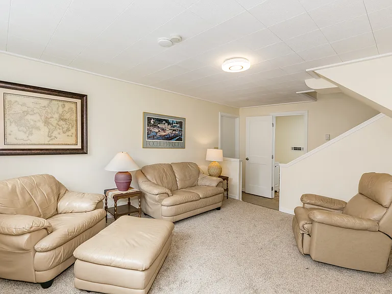 Lower level | Reading room