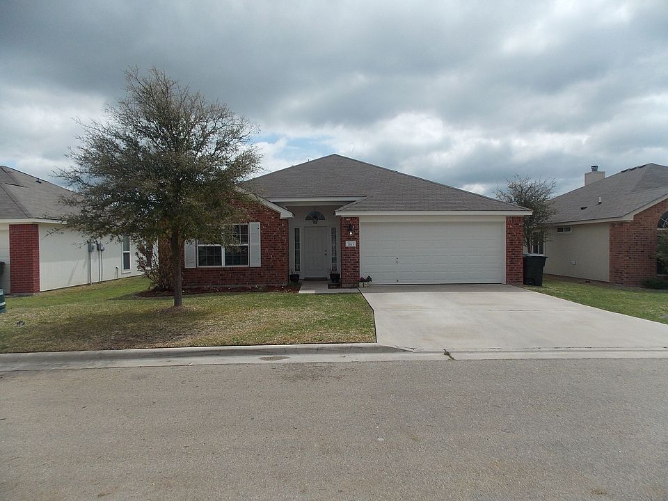 1st image of 1615 Wood Creek Dr