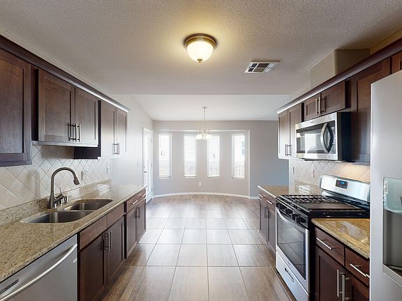 3rd image of 11604 Leonor Duran St