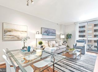 3835 9th St #405W, Arlington, VA