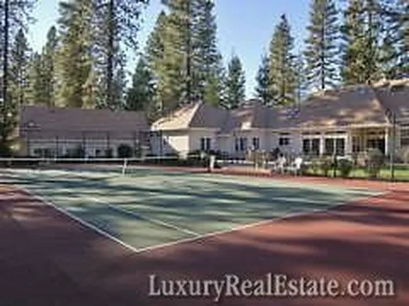 12870 Chatsworth Ln, Grass Valley, CA 95945