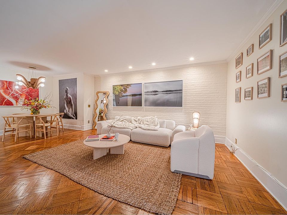 1st image of 307 E 10th St APT 1