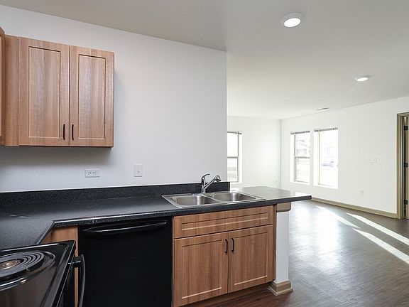 4th image of 3734 E Vermont St APT 103
