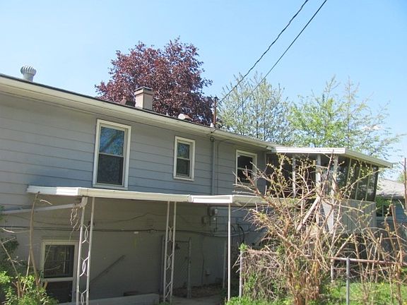4th image of 2429 Poplar Ln