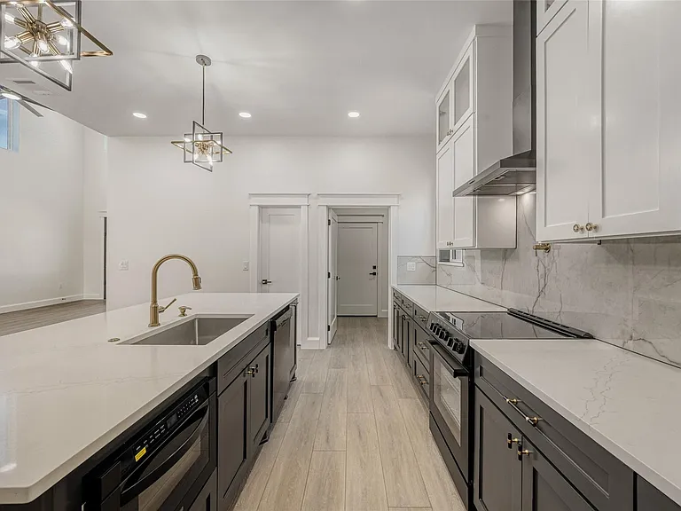 406 E Carrie Mnr — Photo 12