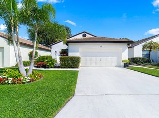69 Ironwood Way N, Palm Beach Gardens, FL 33418
